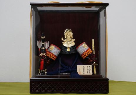 大越忠保作 10号 上杉謙信公之兜アクリルケース飾り-1