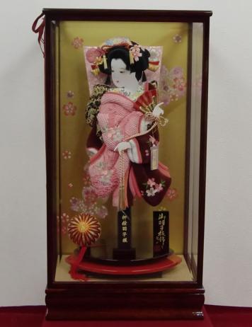 １８号ケース入り羽子板 「振袖桜小町」