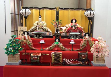 小出松寿作 京七番 金彩京刺繍 親王官女揃三段飾り-1